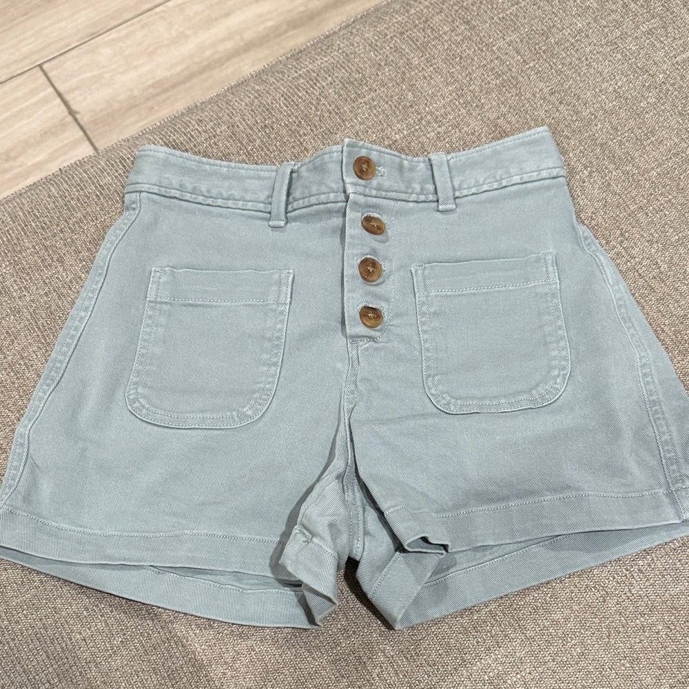 Gap Women's High-Waisted Button-Front Shorts Green